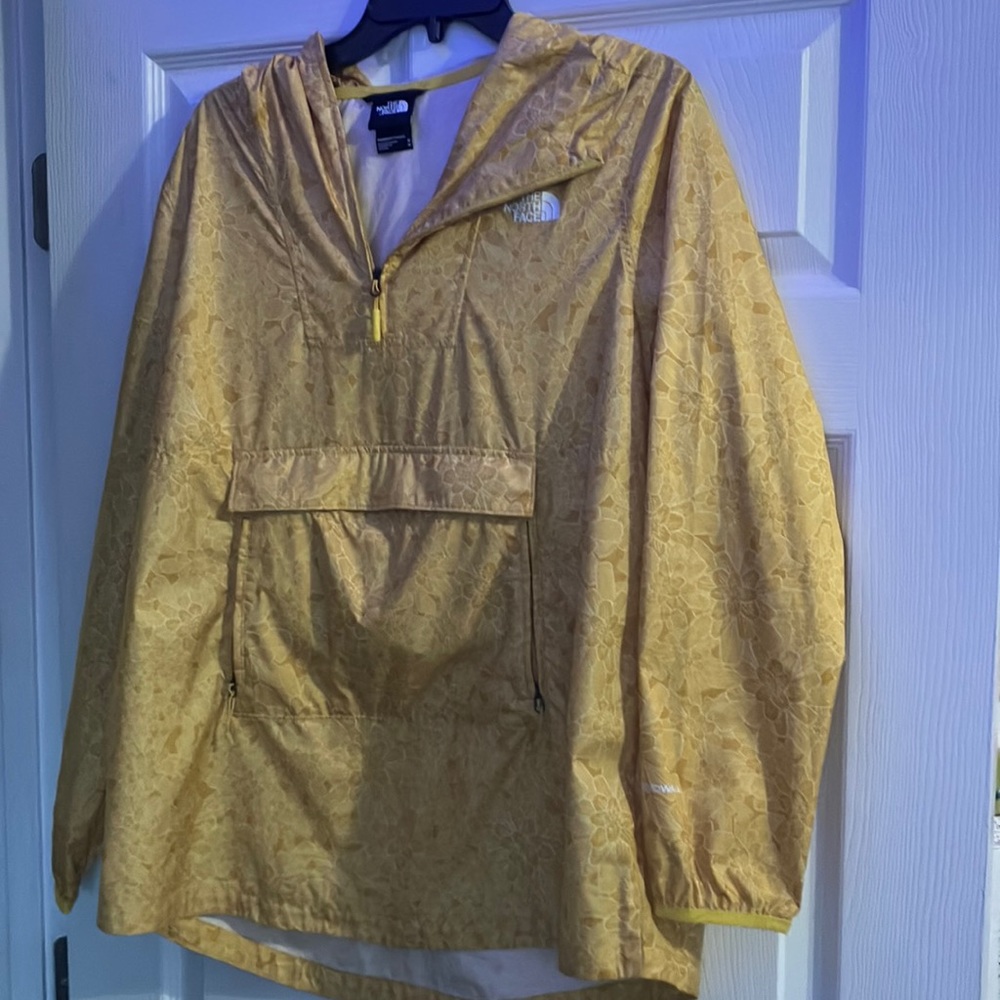 NWOT The North Face Womens pullover raincoat